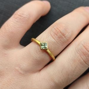 Barbara Heinrich 18k yellow Gold and Square Green Sapphire Ring